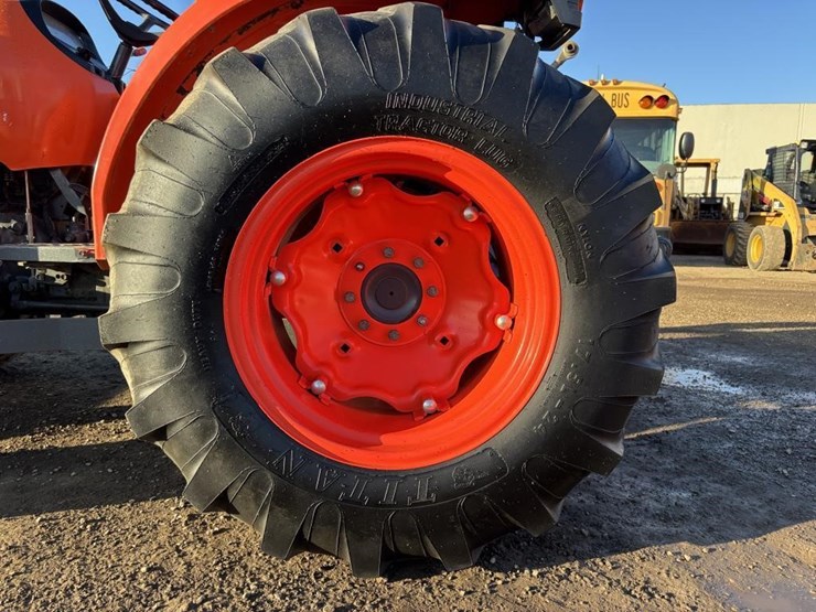 2011-kubota-mx4700-image-24