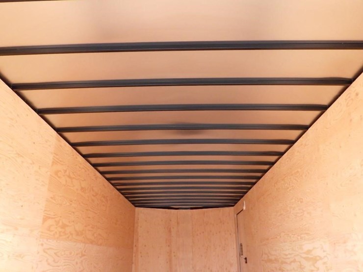 2026-royal-larct52-826v-86-t/a-enclosed-trailer-image-9