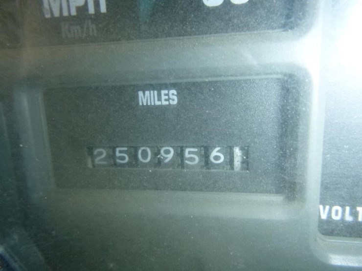 2002-international-2674-image-34