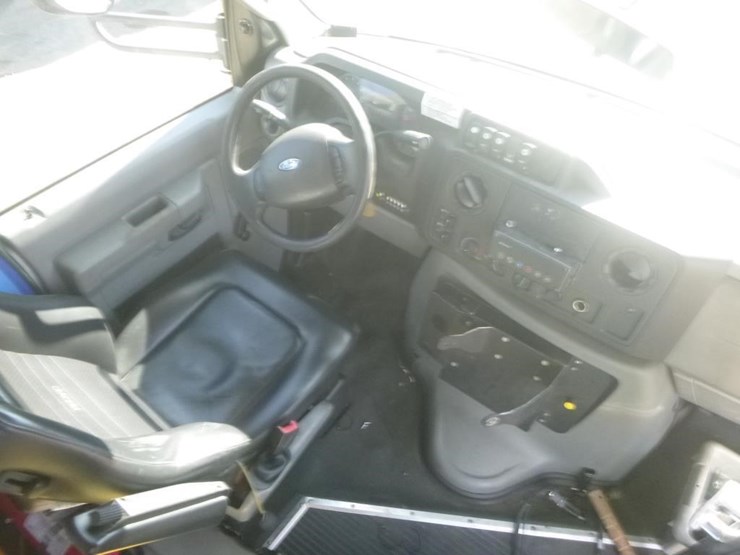 2014-ford-e450-image-8