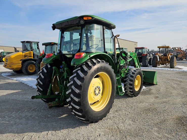 2013-john-deere-6115d-image-10