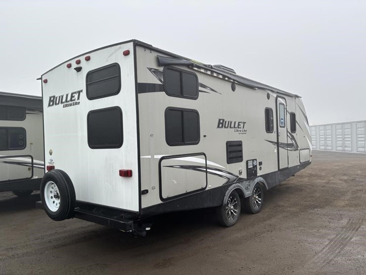 2020-bullet-bl243bhsw20-travel-trailer-image-3