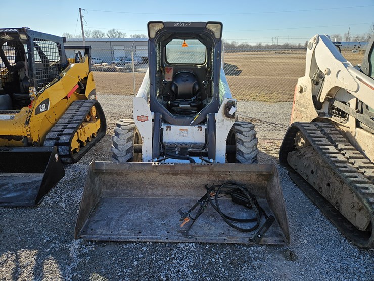2015-bobcat-s770-image-2