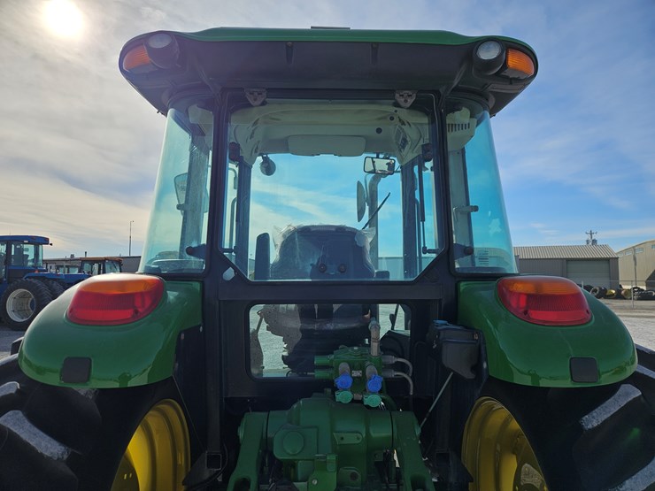 2011-john-deere-6115d-image-14