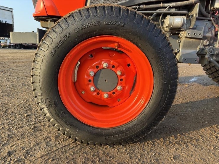 2017-kubota-l4701d-image-13