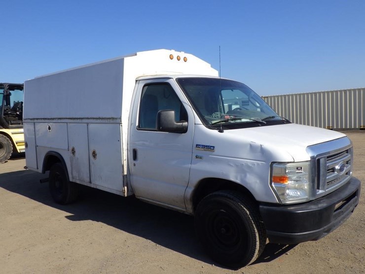 2012-utility-van-image-2