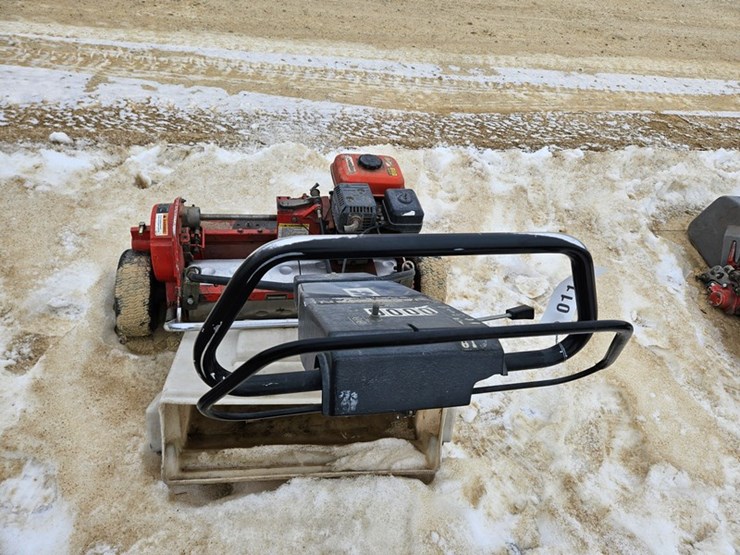 #119-•-jacobsen-walk-behind-greens-mower-image-3