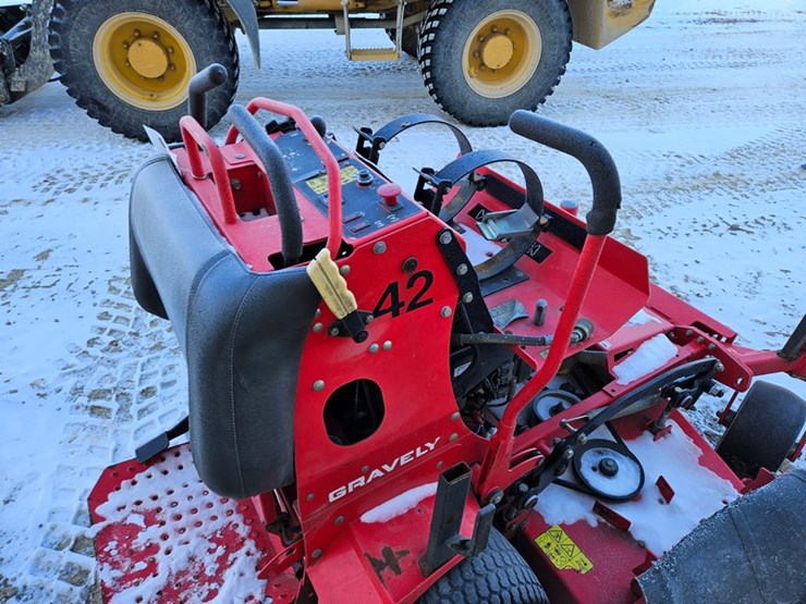 #160-•-gravely-pro-stance-60-stand-up-zero-turn-mower-image-23