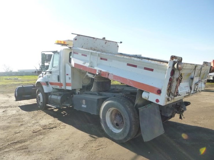 2004-international-7400-image-4