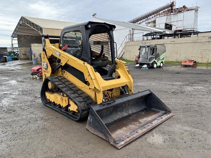 2021-caterpillar-259d3-image-2