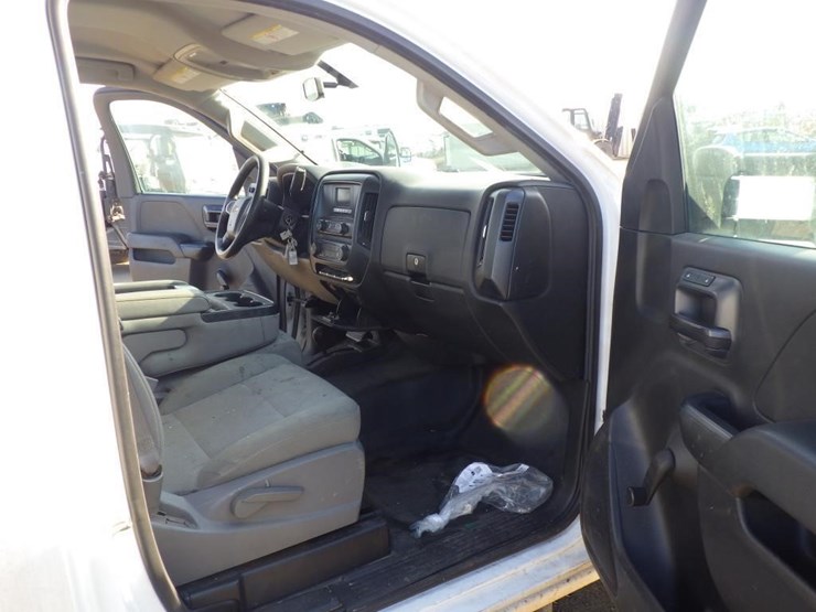 2016-chevrolet-2500hd-image-6