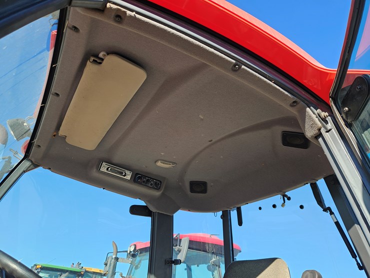 2010-kubota-m7040-image-10