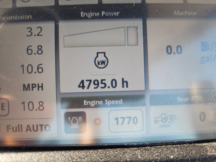 2014-john-deere-7210r-image-22