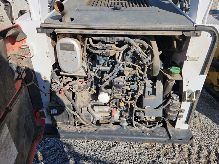 2015-bobcat-s770-image-19