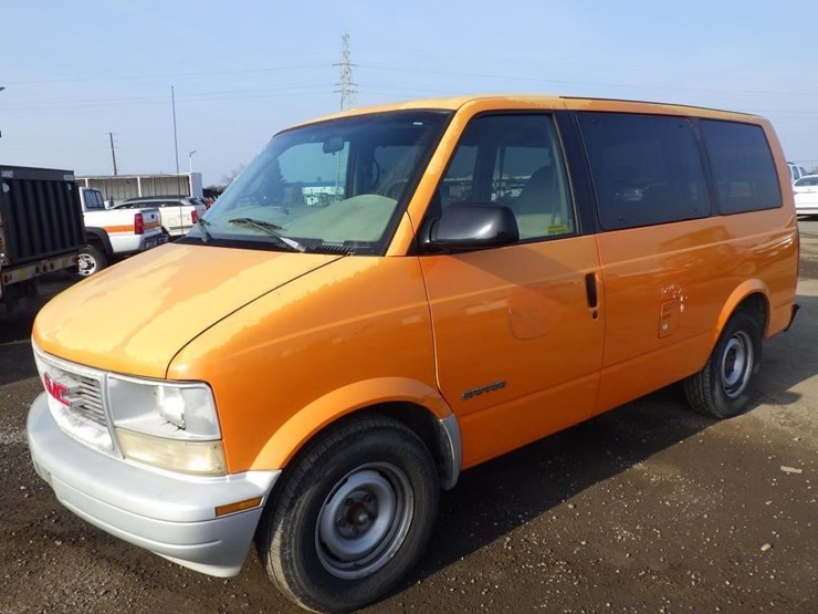 2000-gmc-safari-image-1