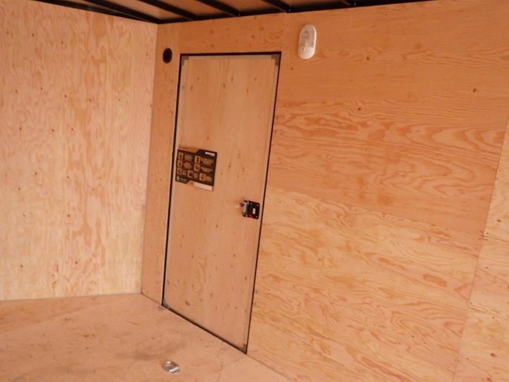 2026-royal-larct52-826v-86-t/a-enclosed-trailer-image-12