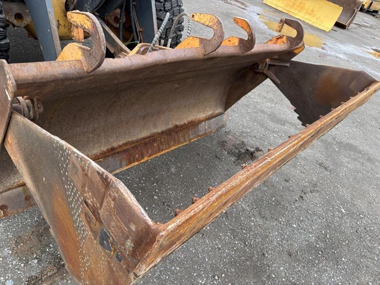 2005-deere-624j-image-11