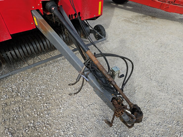 2015-massey-ferguson-2946-image-2