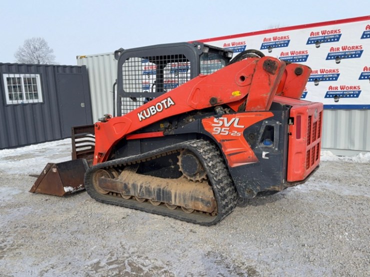 kubota-large-skid-steer-model-3vl95-25,-2464-hrs.,-works,-forks+bucket-image-2
