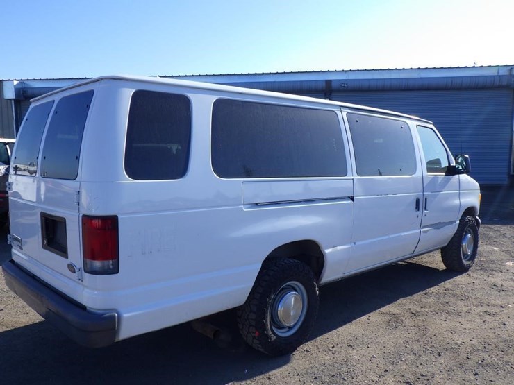 2006-ford-econoline-350-image-3