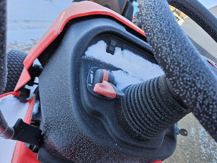 #144-•-simplicity-conquest-lawn-tractor-image-22