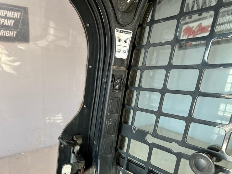 2022-bobcat-t870-image-25