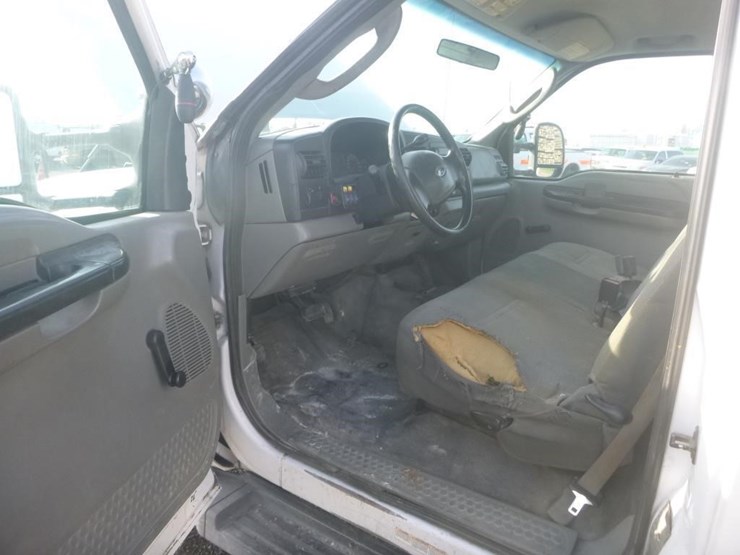 2006-ford-f450-image-13