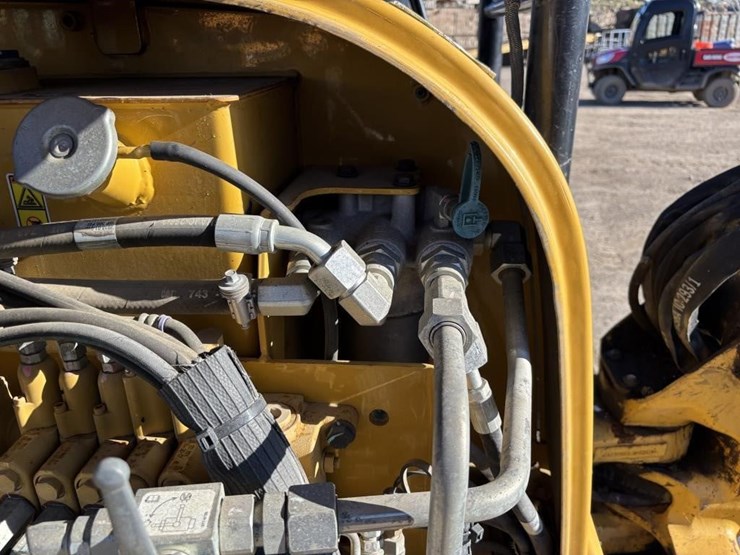 2018-caterpillar-303-image-45