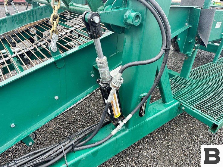 2022-willsie-2-row-sweet-potato-harvester---moses-lake,-wa-image-15