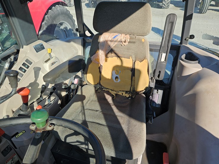 2010-kubota-m7040-image-12