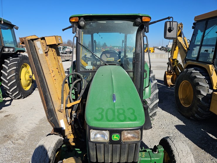 2011-john-deere-5085m-image-3