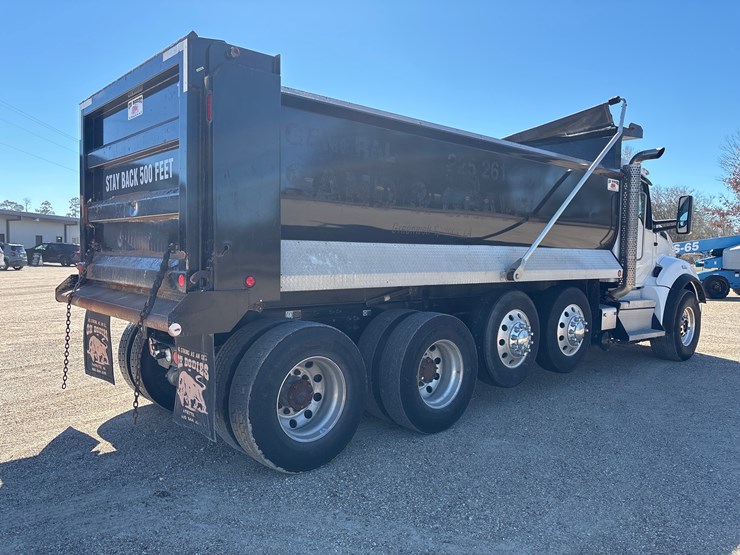 2024-kenworth-t880-image-3