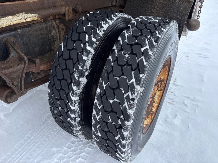 2008-international-durastar-4300-image-16