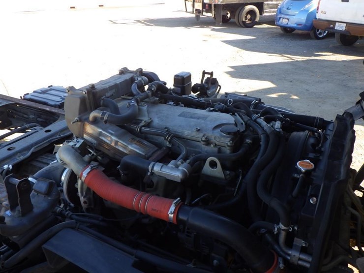 2014-isuzu-nqr-image-9