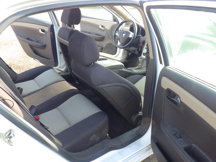 2009-chevrolet-malibu-sedan-image-8