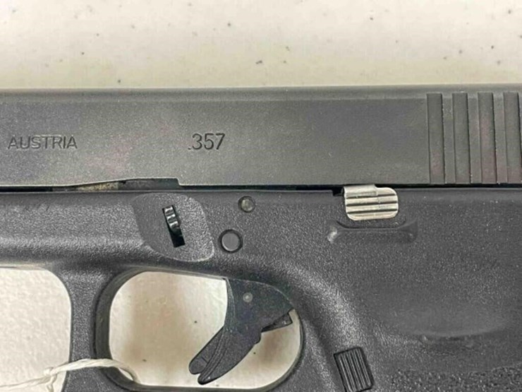 glock-pistol-image-10