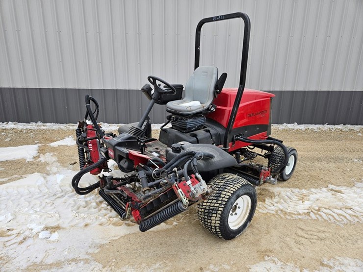 #156-•-toro-reel-master-5210f-fairway-mower-image-1