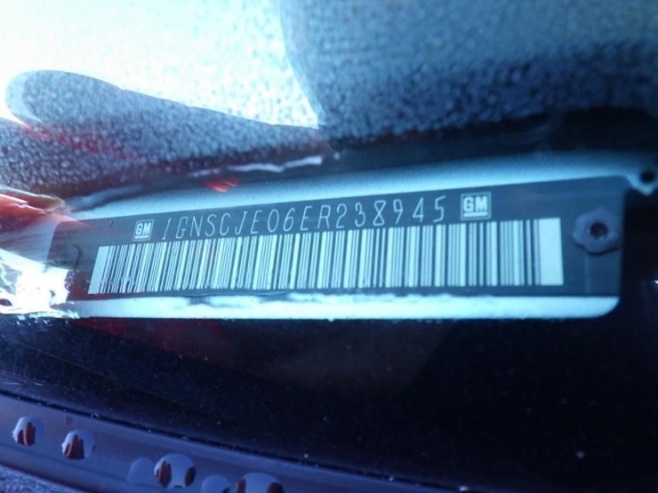 2014-chevrolet-suburban-image-15