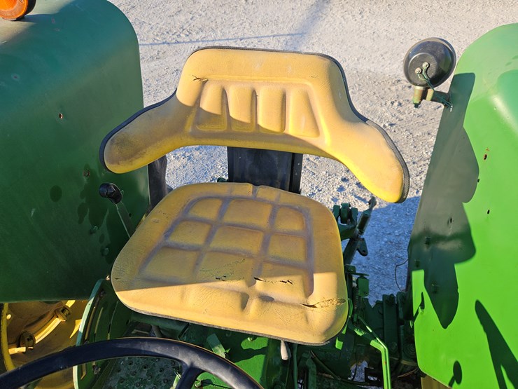 1983-john-deere-2550-image-13