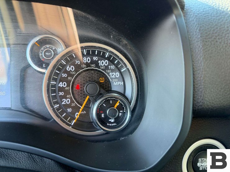 2019-dodge-2500-image-38