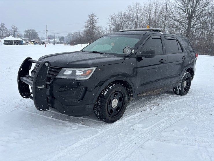 2019-ford-explorer-image-1