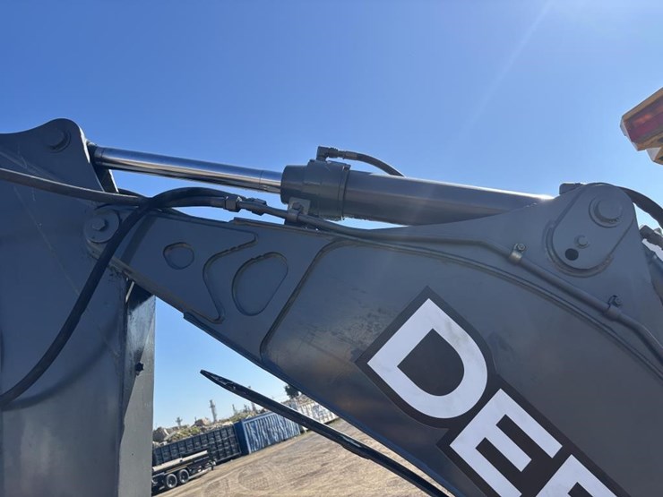 2010-deere-310j-image-20