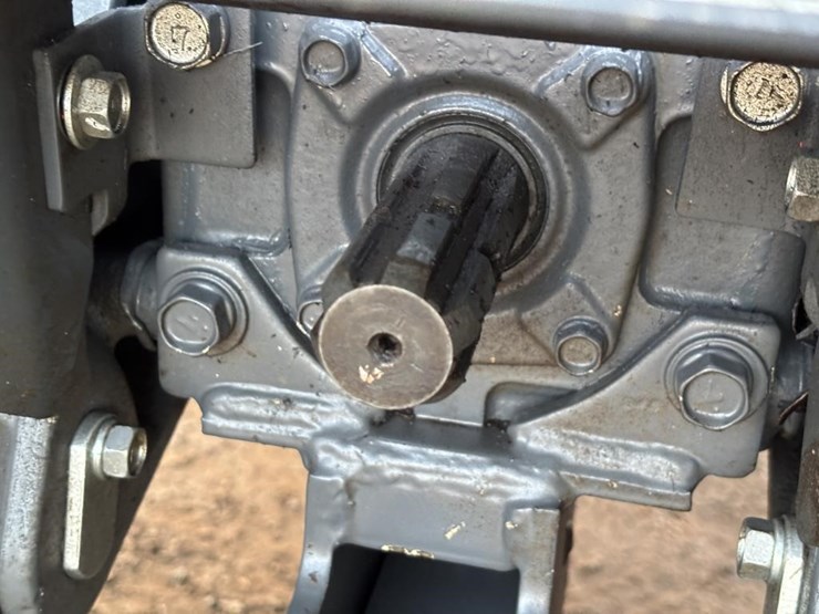 2018-kubota-l2501d-image-14