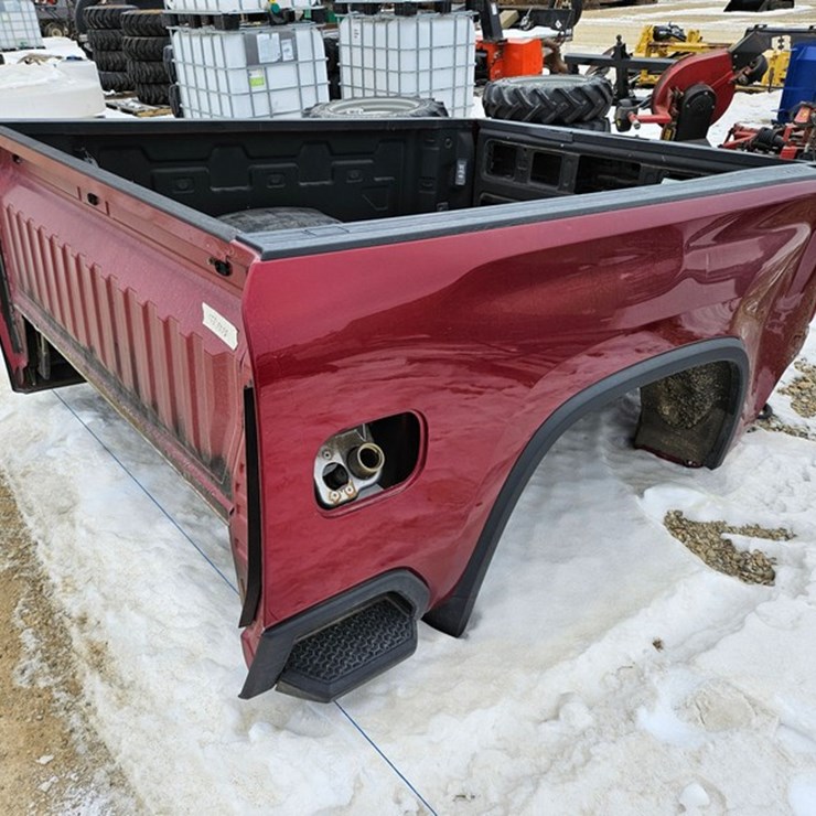 #196 • Chevrolet Silverado 7' Pickup Box