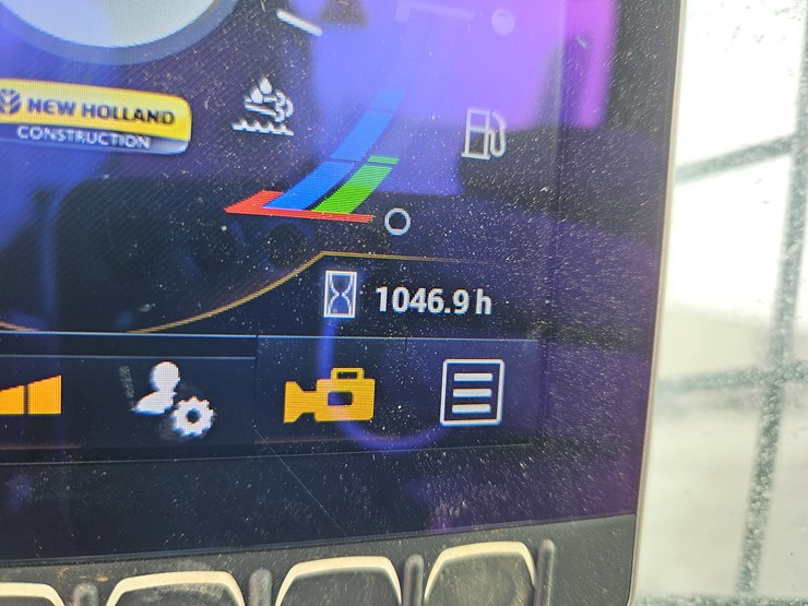 2020-new-holland-c345-image-12