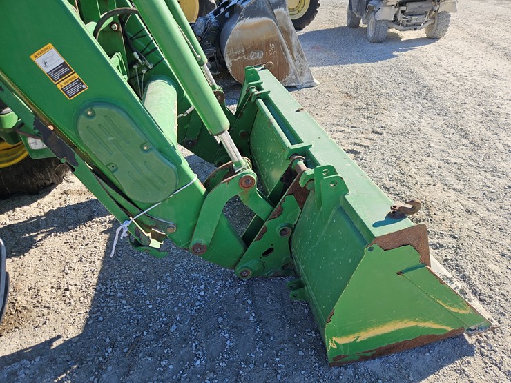 2014-john-deere-7210r-image-6