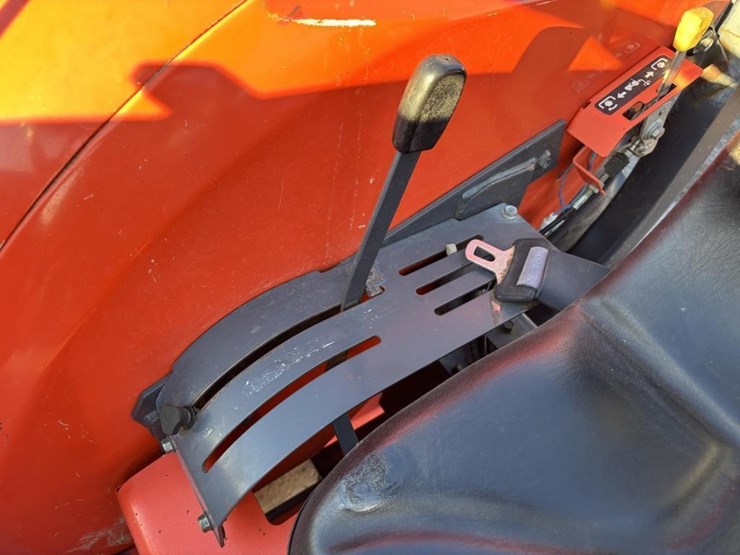 2011-kubota-mx4700-image-34