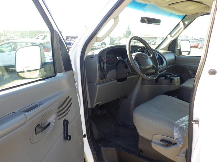 2006-ford-econoline-350-image-5