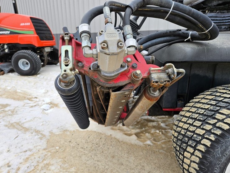 #156-•-toro-reel-master-5210f-fairway-mower-image-10