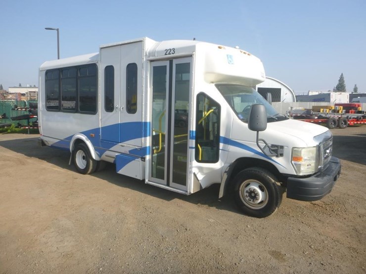 2014-ford-e450-image-2